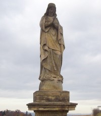 Měník-socha Panny Marie Immaculáty z r.1882 na křižovatce k Bílé Lhotě-Foto:Ulrych Mir.