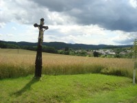Střemeníčko-obec a kříž ve směru na Slavětín-Foto:Ulrych Mir.