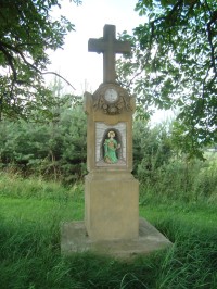 Loštice-Kříž se sv. Barborou před chatovou osadou na Bradleci nad Vlčicemi-Foto:Ulrych Mir.
