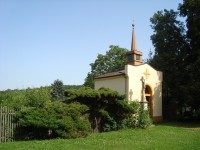 Kníničky-kaple sv.Bartoloměje a kříž z r.1936-Foto:Ulrych Mir. 