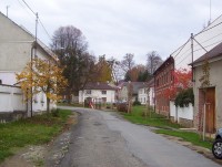 Chudobín-náves před zámkem-Foto:Ulrych Mir.