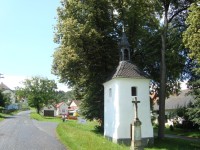 Polomí-kaplička se zvoničkou s křížem z r.1922-Foto:Ulrych Mir.