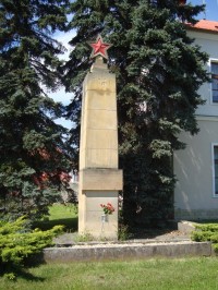 Bělkovice-pomník padlým v II.světové válce-Foto:Ulrych Mir.