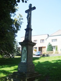 Lašťany-kříž z r.1873 u kaple na návsi-Foto:Ulrych Mir.