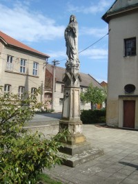 Čehovice-sloup se sochou Neposkvrněné P.Marie-Foto:Ulrych Mir.