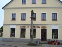 Králíky-sloup se sochou z r.1813 na Malém náměstí-Foto:Ulrych Mir.