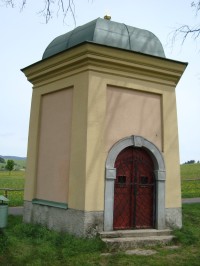 Králíky-kapličky na křížové cestě na Horu Matky Boží-Foto:Ulrych Mir.