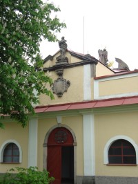 Hora Matky Boží-nádvoří čtyřkřídlého ambitu kostela Nanebevzetí P.Marie-Foto:Ulrych Mir.