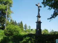 Podlesí-místní část Budišova nad B.-kříž z r.1893 před bývalým kostelem-Foto:Ulrych Mir.