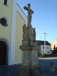 Haňovice-kamenný kříž se sousoším z r.1846-Foto:Ulrych Mir.