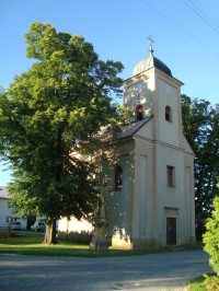 Myslechovice-kaple sv.Michala s křížem a sousoším-Foto:Ulrych Mir.