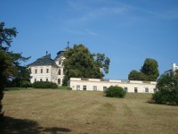 Chlumec nad Cidlinou-zámek Karlova Koruna s terasou-Foto:Ulrych Mir.