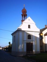 Litovel-Nasobůrky-náves s kaplí N.P.Panny Marie z r.1810-Foto:Ulrych Mir.