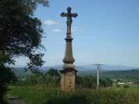 Bílá Lhota-Řimice-kamenný kříž u stezky na Bílou Lhotu-Foto:Ulrych Mir.