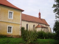 Sezemice-kostel Nejsvětější Trojice a fara-Foto:Ulrych Mir.