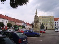 Kostelec nad Orlicí-náměstí  se sloupem Nejsvětější Trojice-Foto:Ulrych Mir.