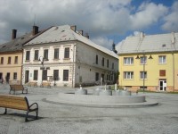 Moravský Beroun-náměstí s kašnou z r.2010-Foto:Ulrych Mir.