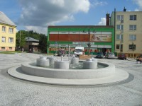 Moravský Beroun-náměstí s kašnou z r.2010-Foto:Ulrych Mir.