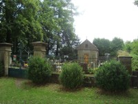 Lanšperk-kamenný kříž a hřbitov pod kaplí