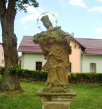 Potštejn-socha sv. Jana Nepomuckého-detail-Foto:Ulrych Mir.