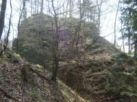 Hrad Puchart-Dolní hrad-příkop oddělující Dolní hrad od skalní šíje-Foto:Ulrych Mir.