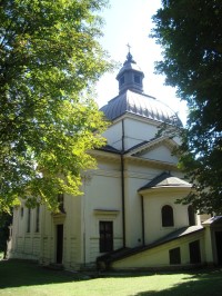 Věžky-kostel Sv. Alžběty-vstup do rodinné hrobky-Foto:Ulrych Mir.