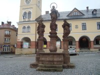Jilemnice-Masarykovo náměstí-sousoší Panny Marie z r.1723-Foto:Ulrych Mir. 