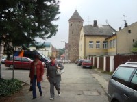 Dvůr Králové nad Labem-Šindelářská věž z cesty od děkanského kostela Sv.Jana Křtitele-Foto-Ulrych Mir.