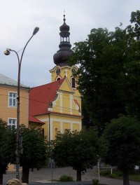 Chýnov-kostel Nejsvětější Trojice z Gabrielova náměstí-Foto:Ulrych Mir.