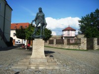 Nové Město nad Metují - socha zakladatele města Jana Černčického z Kácova