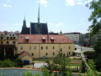 Pardubice-gotický kostel Sv.Bartoloměje z r. 1295 od zámku-Foto:Ulrych Mir.
