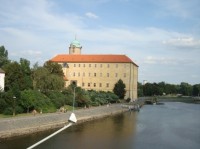 Poděbrady-zámek s věží Hláska z mostu přes řeku Labe-Foto:Ulrych Mir.