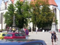 Tábor-renesanční kašna se sochou rytíře Ronalda, Žižkův pomní a sousoší piety  na Žižkově náměstí-Foto:Ulrych Mir.