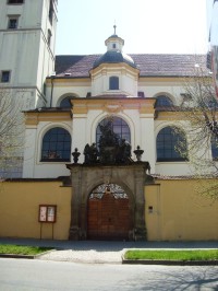 Lipník nad Bečvou-kostel sv. Františka Serafínského-brána ke kostelu a piaristického areálu-Foto:Ulrych Mir.