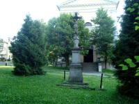 Vrbno pod Pradědem-kříž z r.1825 před kostelem sv. Michala-Foto:Ulrych Mir.