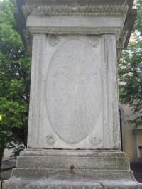 Vrbno pod Pradědem-kříž z r.1825 před kostelem sv. Michala-detail podstavce-Foto:Ulrych Mir.