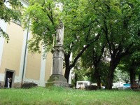 Napajedla-socha u farního kostela sv. Bartoloměje-Foto:Ulrych Mir.