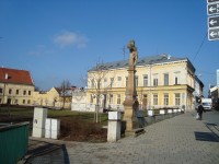Litovel-kříž u mostu přes rameno Moravy před muzeem