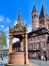 Renezanční skvost, kašna Marktbrunnen na Domplatz © Petr Veselý