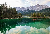 Garmisch-Partenkirchen: Pádlování na jezeře Eibsee © DZT/Michael Neumann