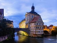 Bamberg: Stará radnice a most přes řeku Regnitz © Lookphotos/Hanna Wagner