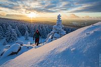 Harz: Vycházka na sněžnicích v národním parku Harz © DZT/Michael Neumann