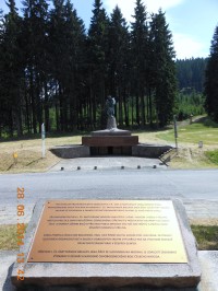 Pamätník bojovej družby čechov, slovákov a sovietskych partizánov v Slovenskom národnom povstaní