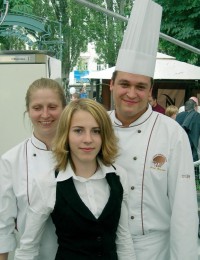 Pokračovatelé: syn Marek Růžička,dcera Linda a kuchařka Maruška