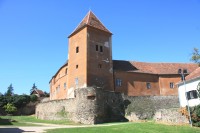 Hrad s jednou z hradních věží