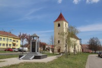 Sedlecká náves s kostelem sv. Víta