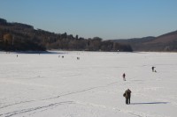 Život na zamrzlé Brněnské přehradě