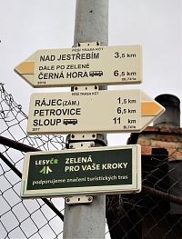 Turistické rozcestí Rájec-Jestřebí, žst.