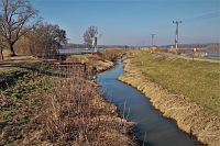 Řeka Kyjovka napájí zdejší rybníky