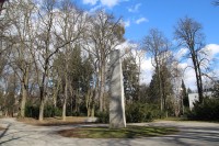 Pylon v parku Anthropos